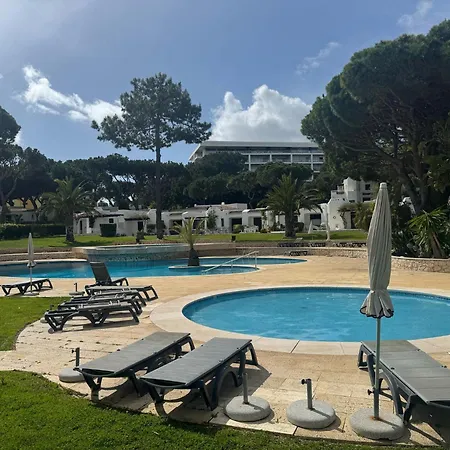 Acolhedor T1, Vista Piscina , Balaia Golf Village アパート