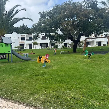 Acolhedor T1, Vista Piscina , Balaia Golf Village アルブフェイラ
