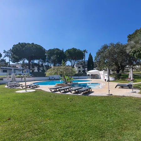 Acolhedor T1, Vista Piscina , Balaia Golf Village アルブフェイラ