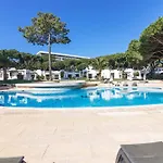 Acolhedor T1, Vista Piscina , Balaia Golf Village شقة
