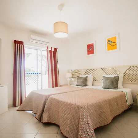 Apartmán Acolhedor T1, Vista Piscina , Balaia Golf Village *