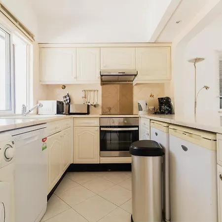 Acolhedor T1, Vista Piscina , Balaia Golf Village Apartman