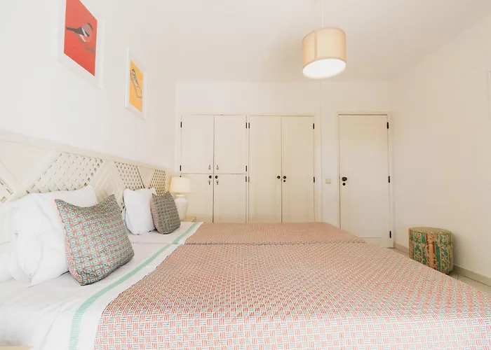 公寓 Acolhedor T1, Vista Piscina , Balaia Golf Village *