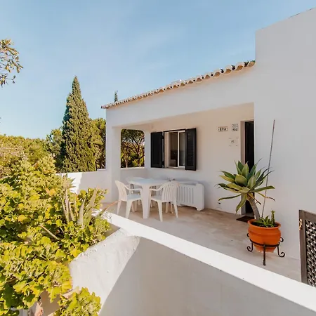Apartment Acolhedor T1, Vista Piscina , Balaia Golf Village *