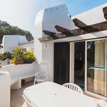 Апартаменты Acolhedor T1, Vista Piscina , Balaia Golf Village *